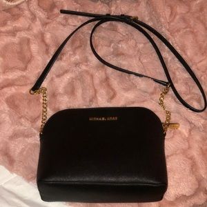 MICHAEL KORS CINDY LARGE DOME CROSSBODY